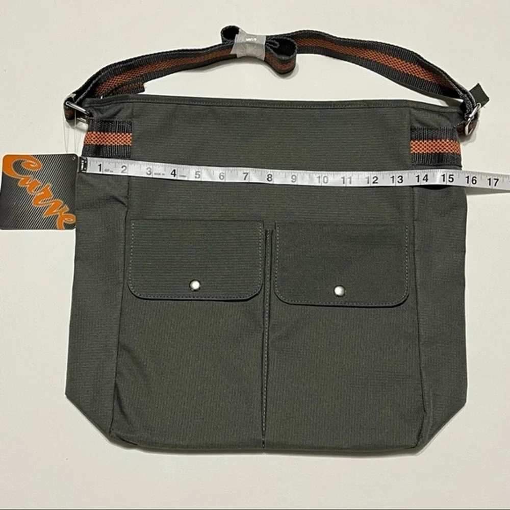 Curve messenger bag